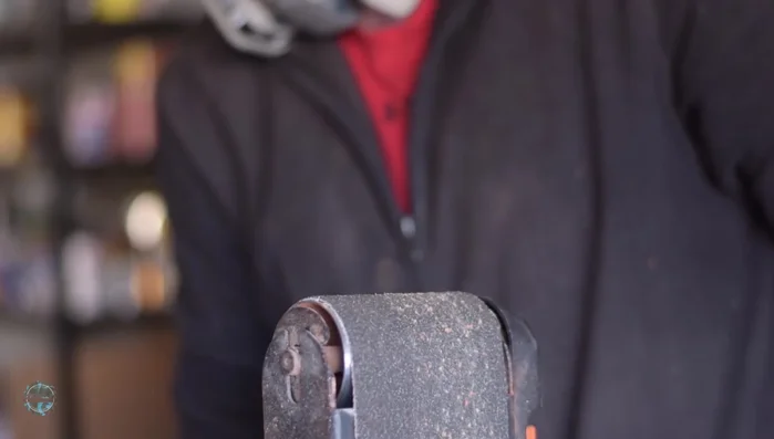 Shape the handles using a belt sander (wear gloves!).