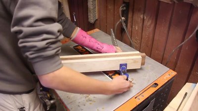 Mount the blank on the lathe.