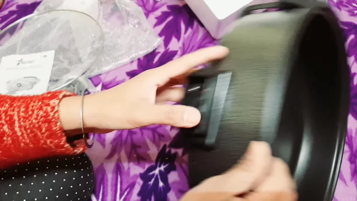 After cooking, turn off the power switch and allow the pan to cool before cleaning. 