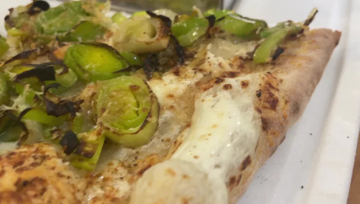 90-second pizza, leopard spots crust