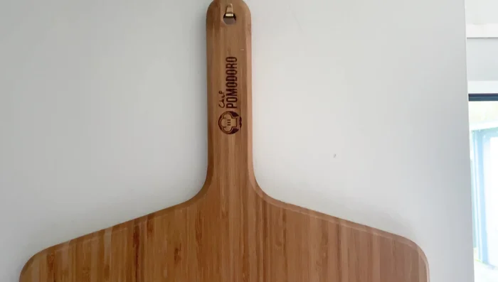 Bamboo pizza peel for oven use