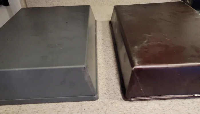 Aluminum and steel pizza pans comparison