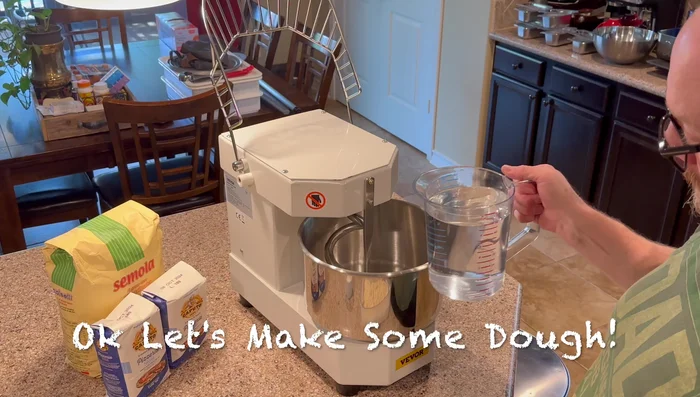 VEVOR spiral mixer making pizza dough