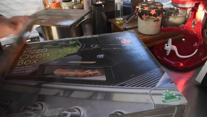 Bunnings Bakerstone pizza oven box