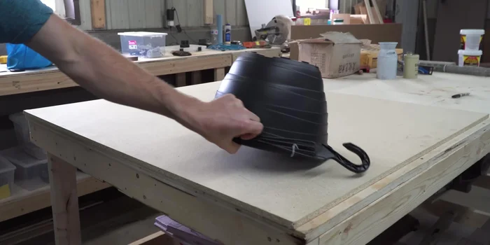 Create the interior mold using bowls.