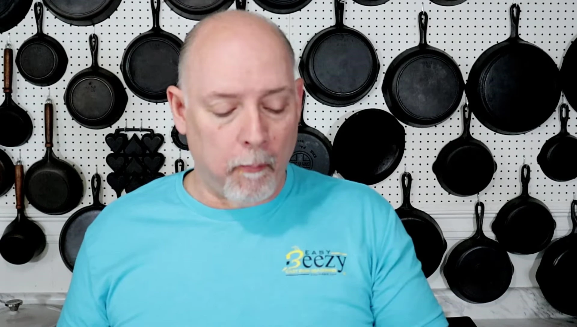 Lodge Cast Iron Pizza Pan Review: A Deep Dish Delight?