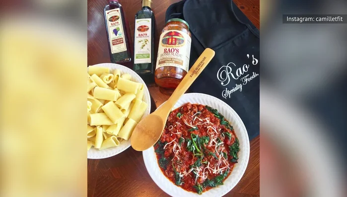 Spicy tomato pasta sauce with spinach