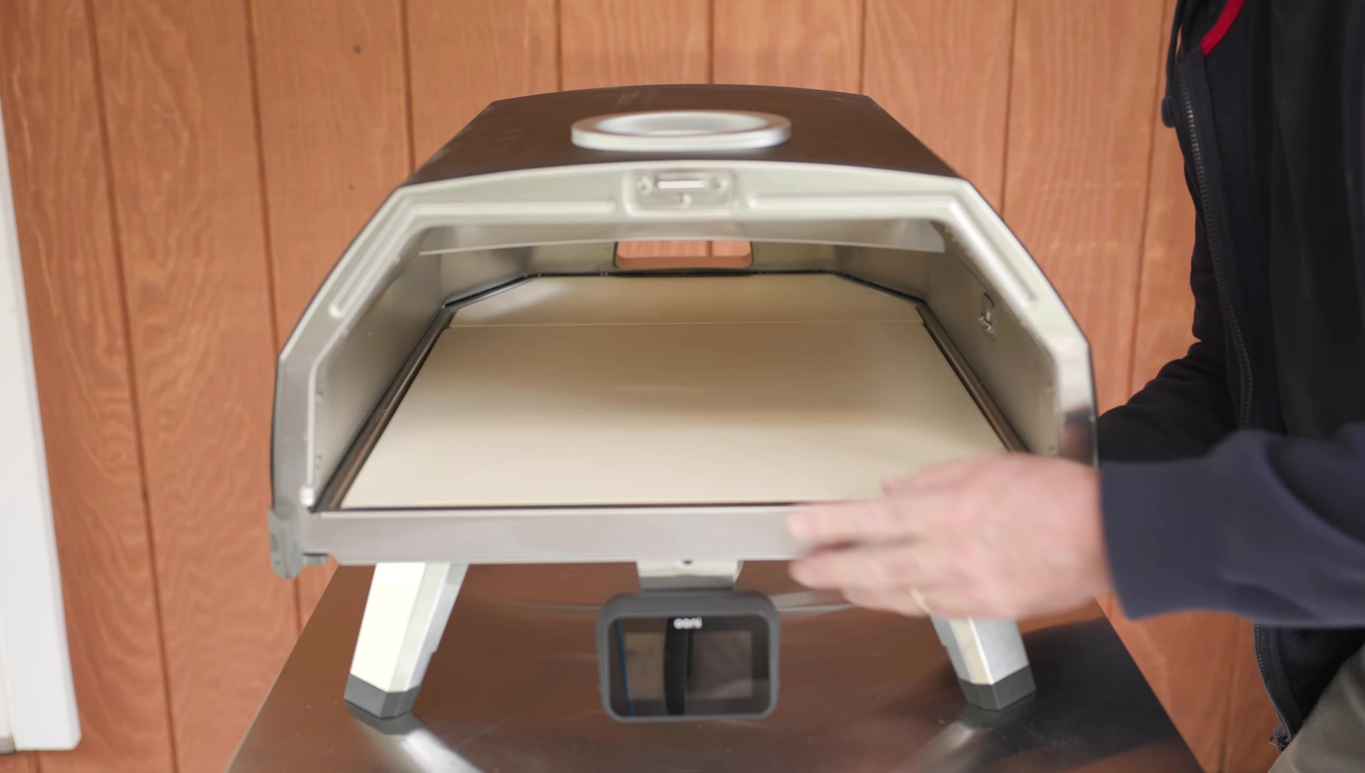 Installing the pizza stone