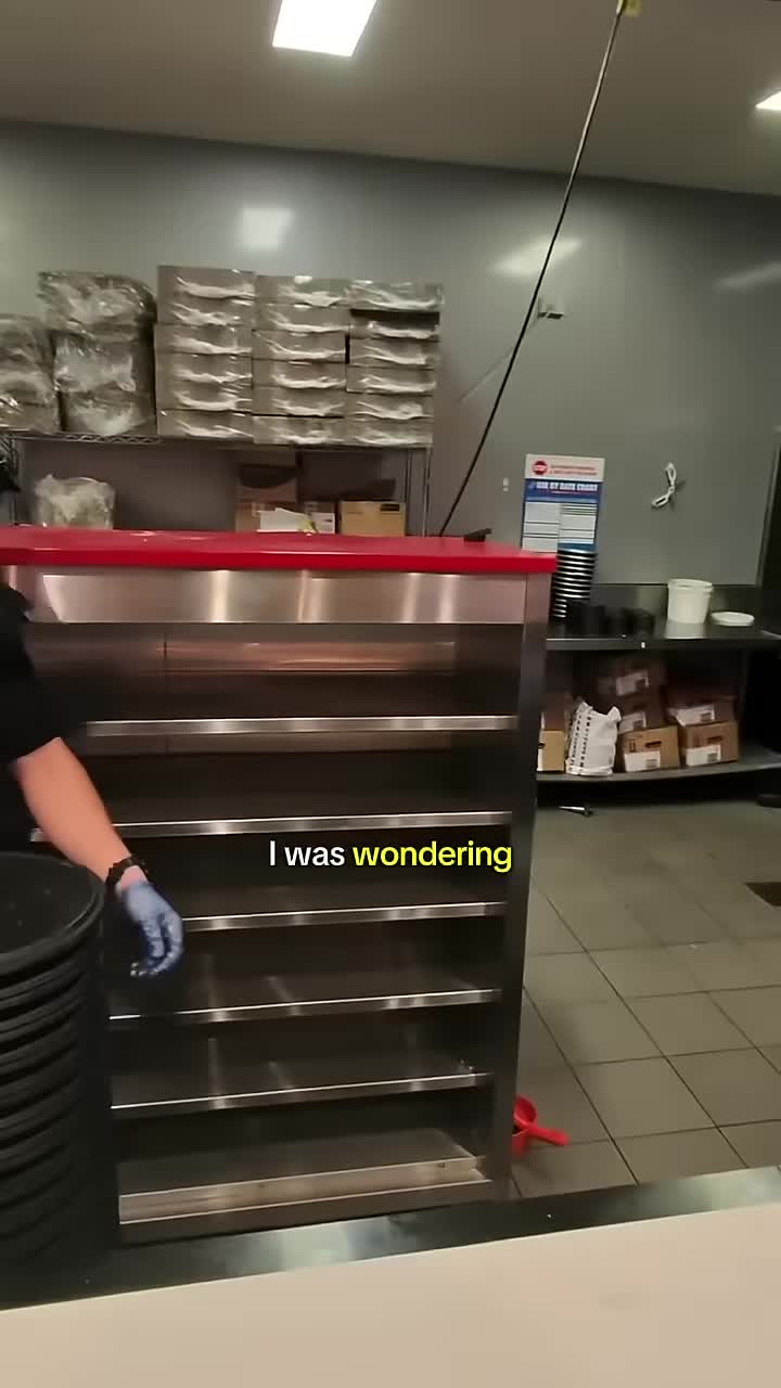 The initial request for a cup of pizza sauce.