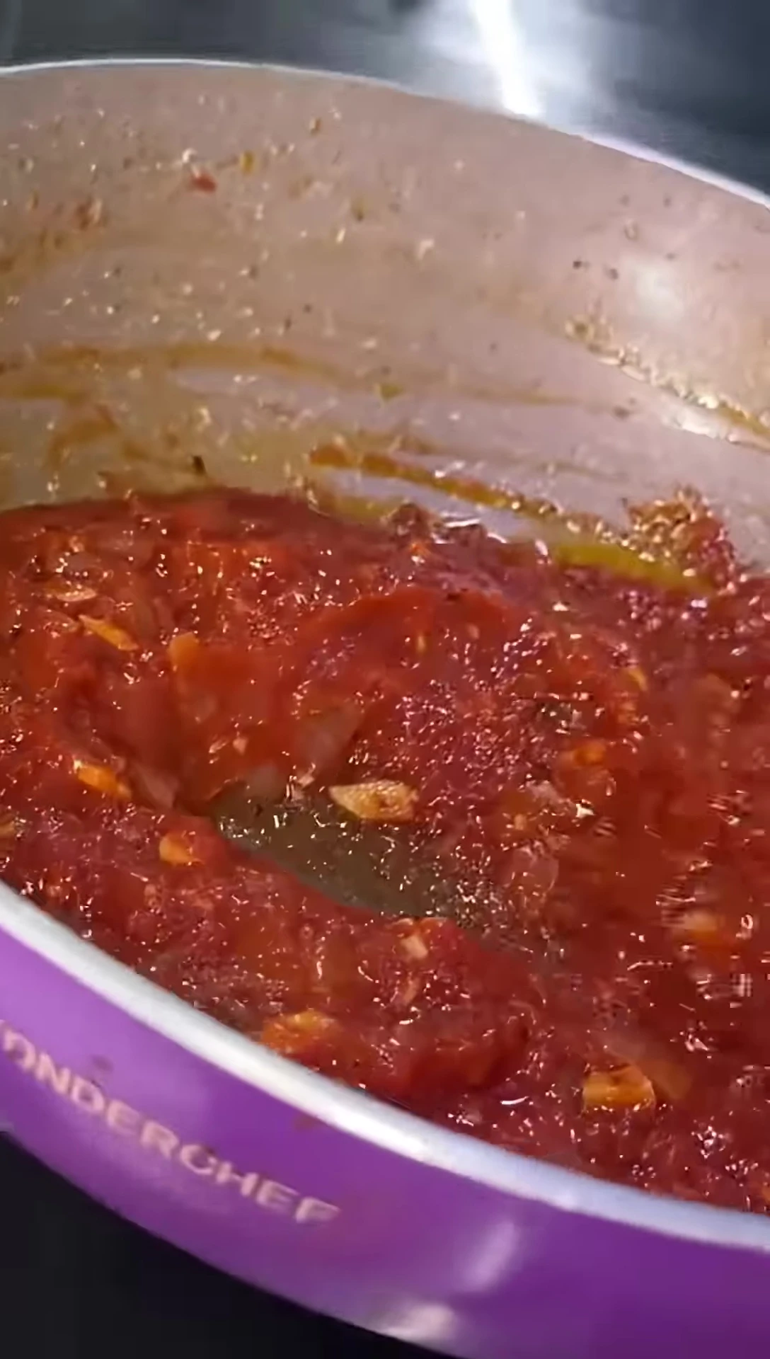 Storing the finished sauce