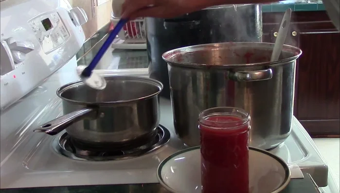 Seal the jars: Add hot lids and rings, tightening firmly.