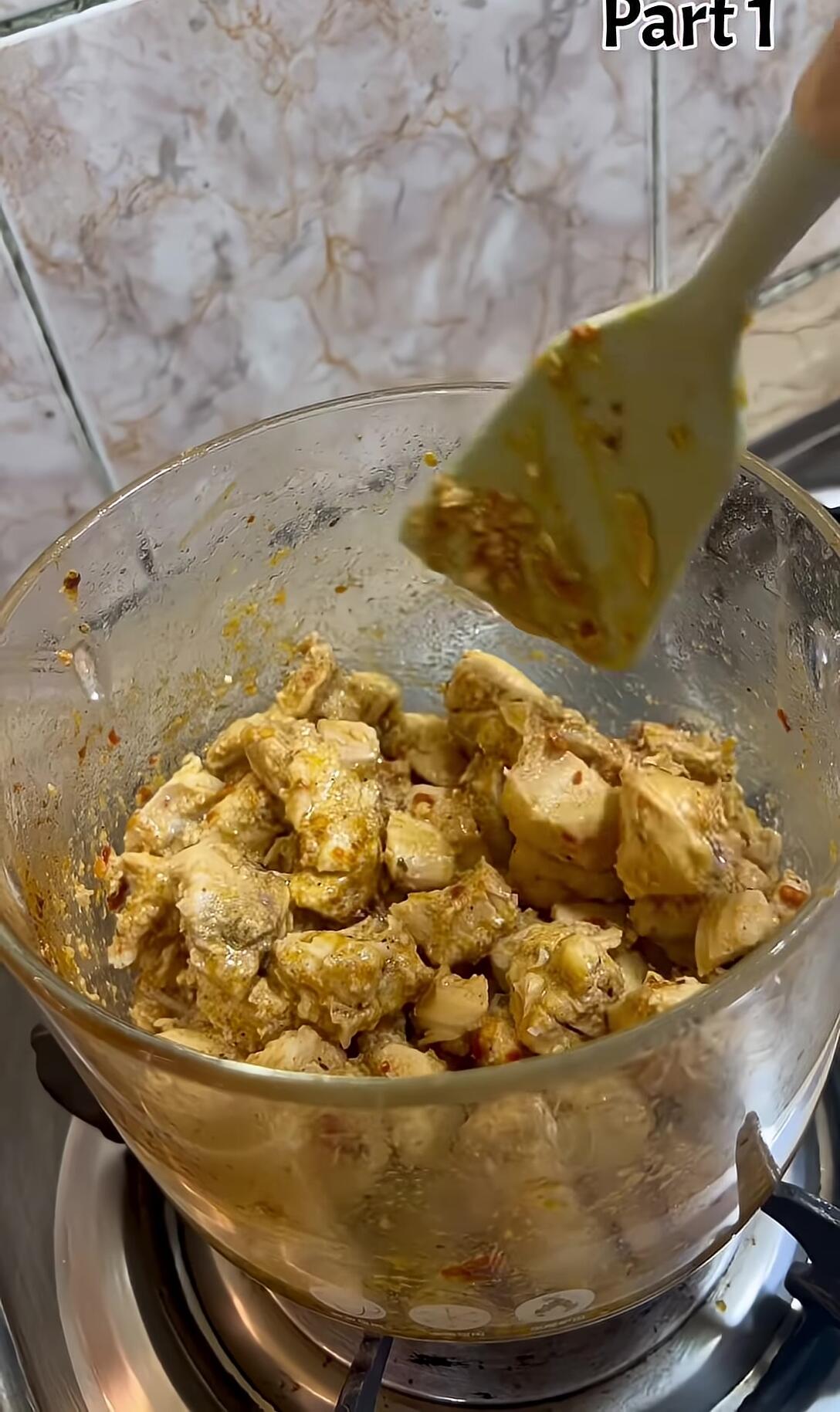 The cooked tandoori chicken.