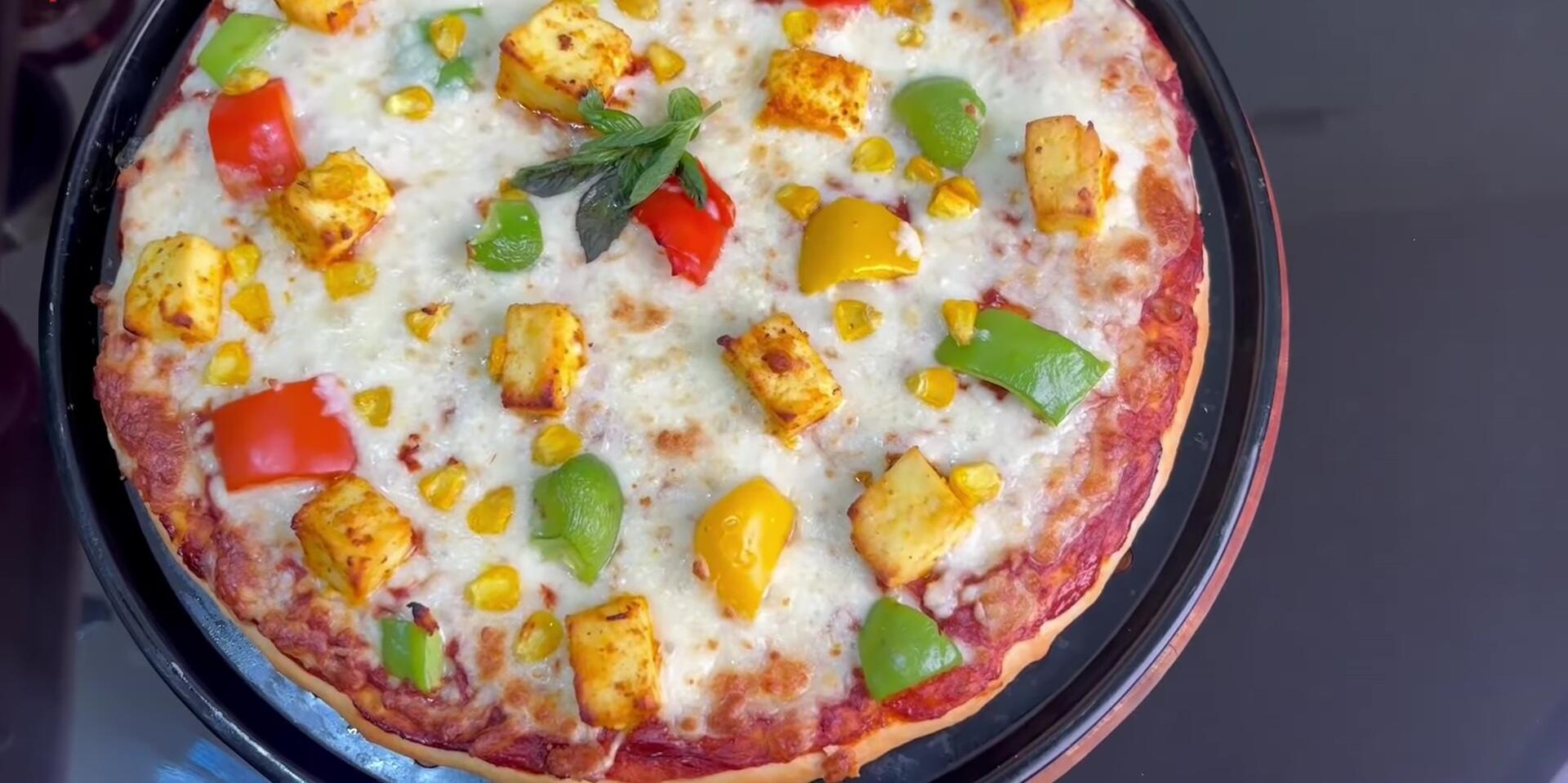 Finished baked pizza.